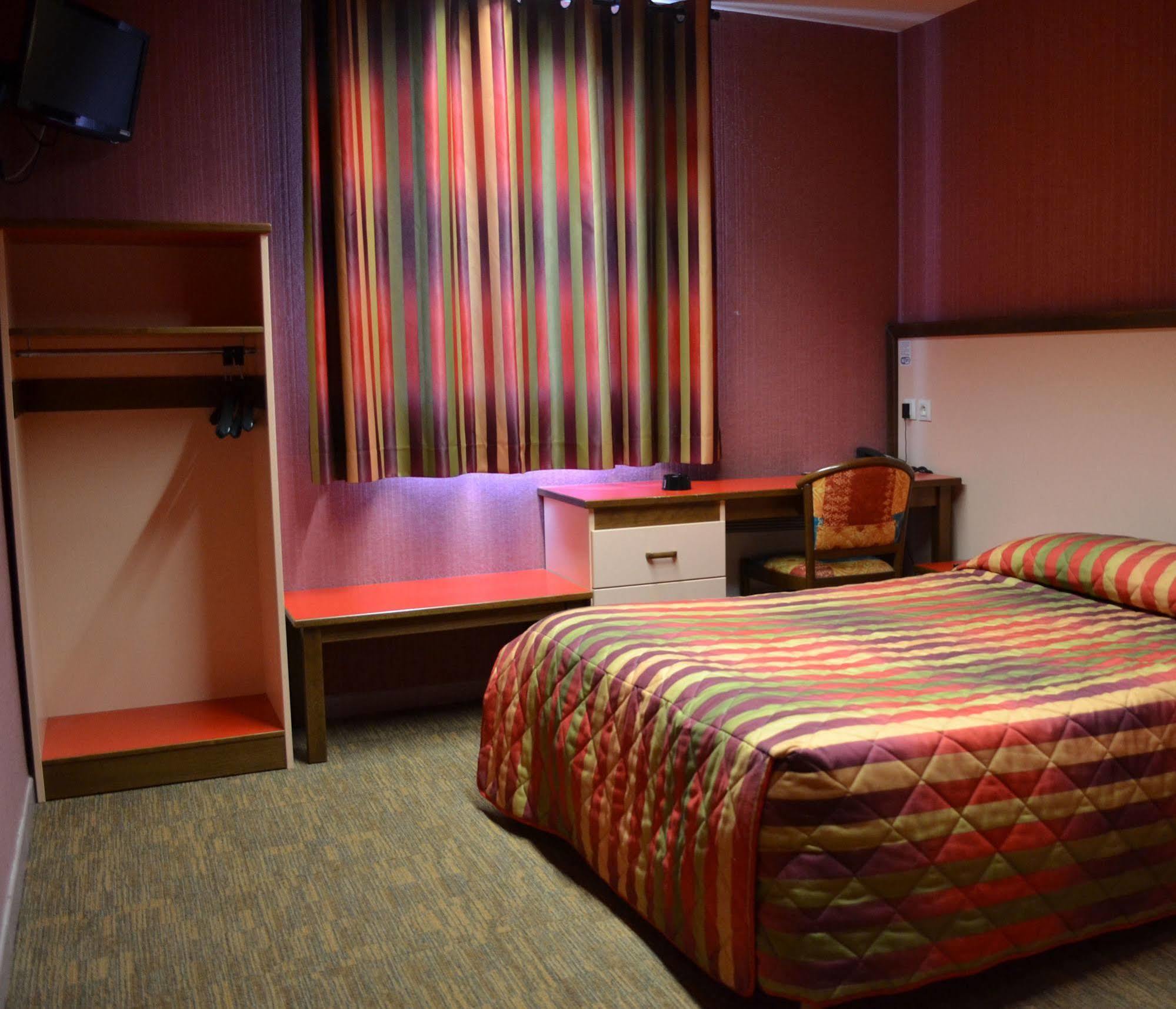 Hotel Siatel Besancon Chateaufarine エクステリア 写真