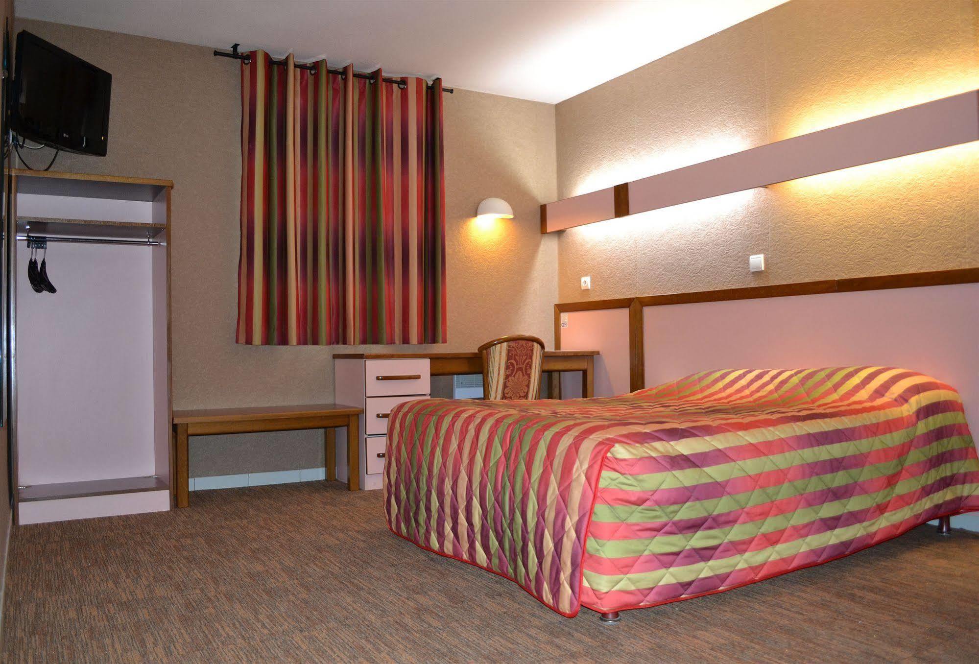 Hotel Siatel Besancon Chateaufarine エクステリア 写真