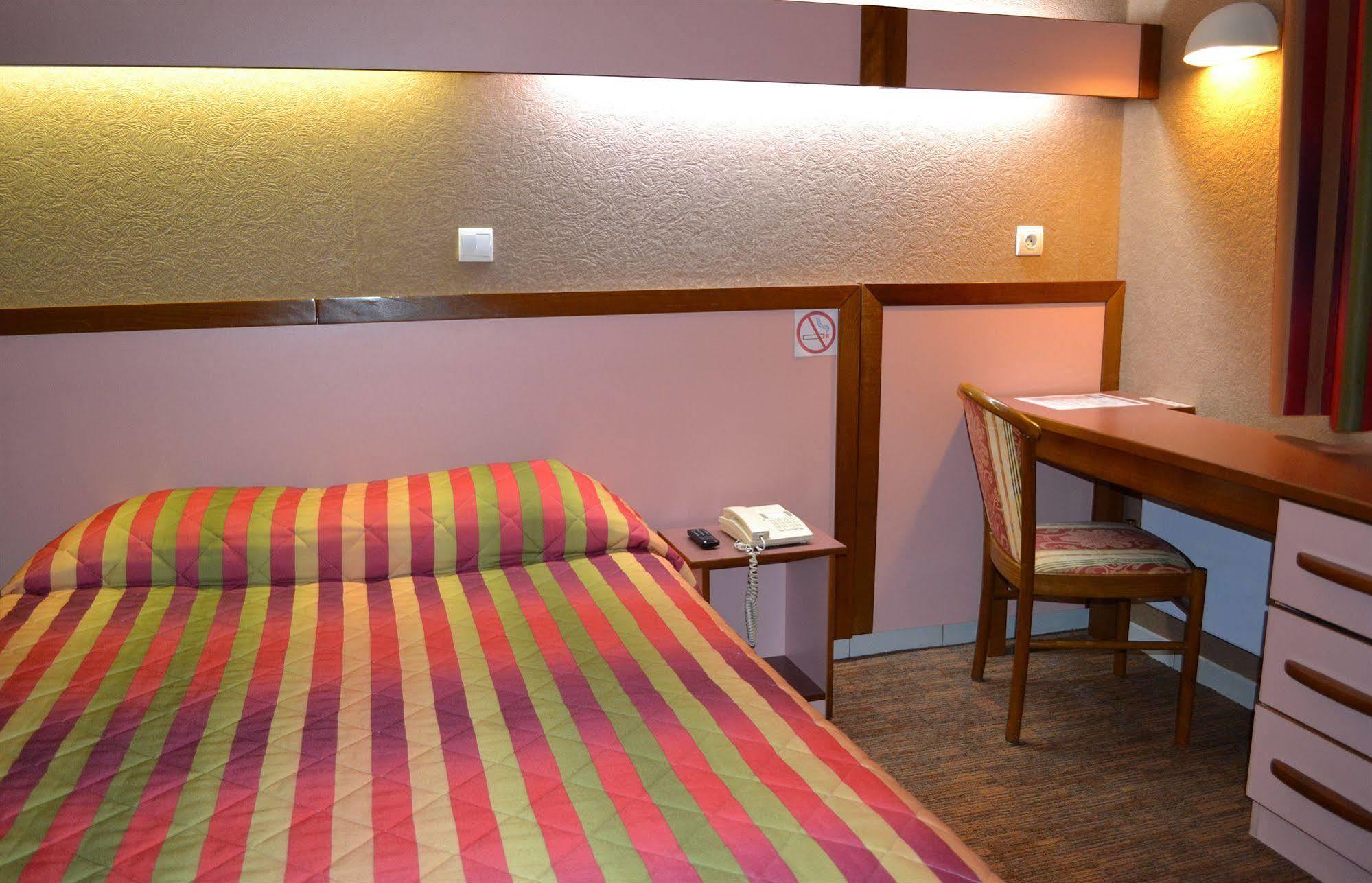 Hotel Siatel Besancon Chateaufarine エクステリア 写真